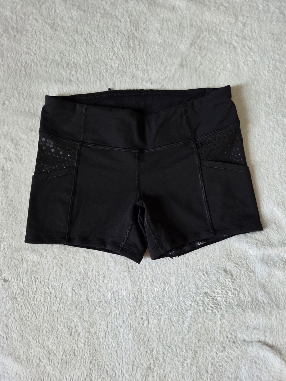 Lululemon Run Shorty Shorts Black S Size 6 Vintage Laser Cut Mesh Compression 4"